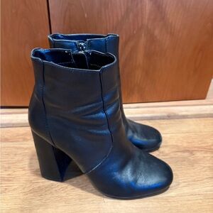 Steve Madden Black Leather Ankle Booties